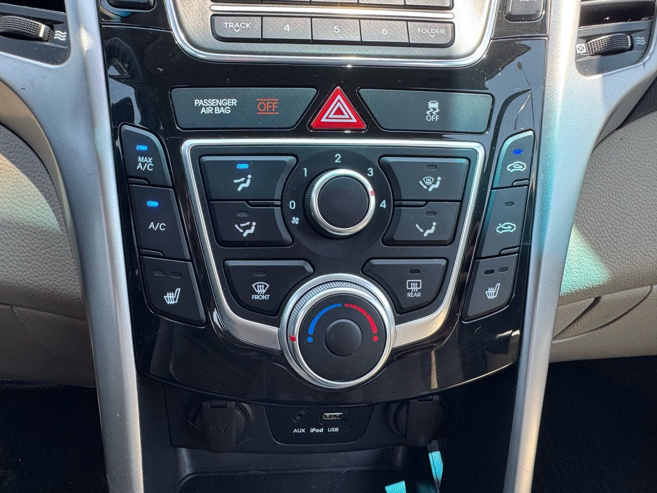 2016 Hyundai Elantra GT Base photo 33