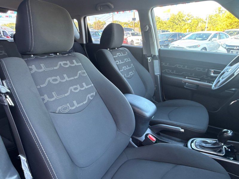 2013 Kia Soul photo 19