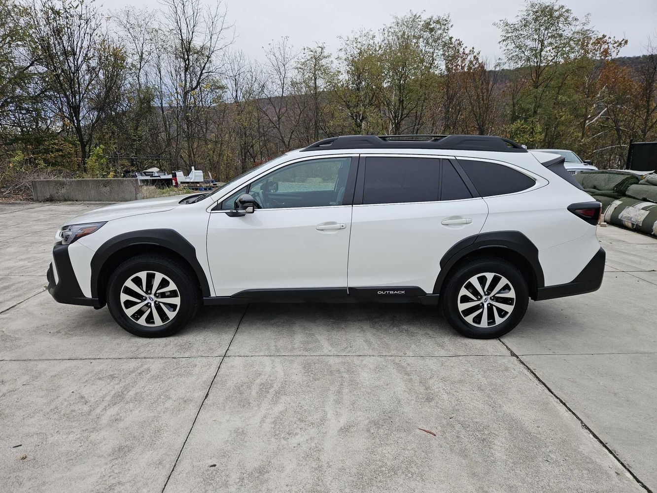 2024 Subaru Outback Premium photo 3
