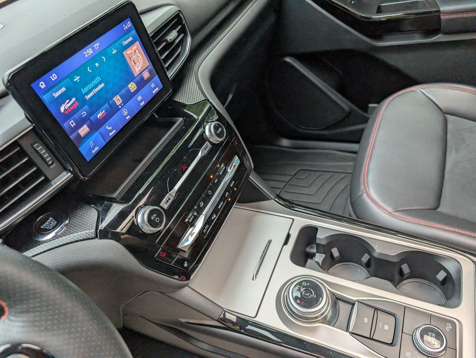 2024 Ford Explorer 90