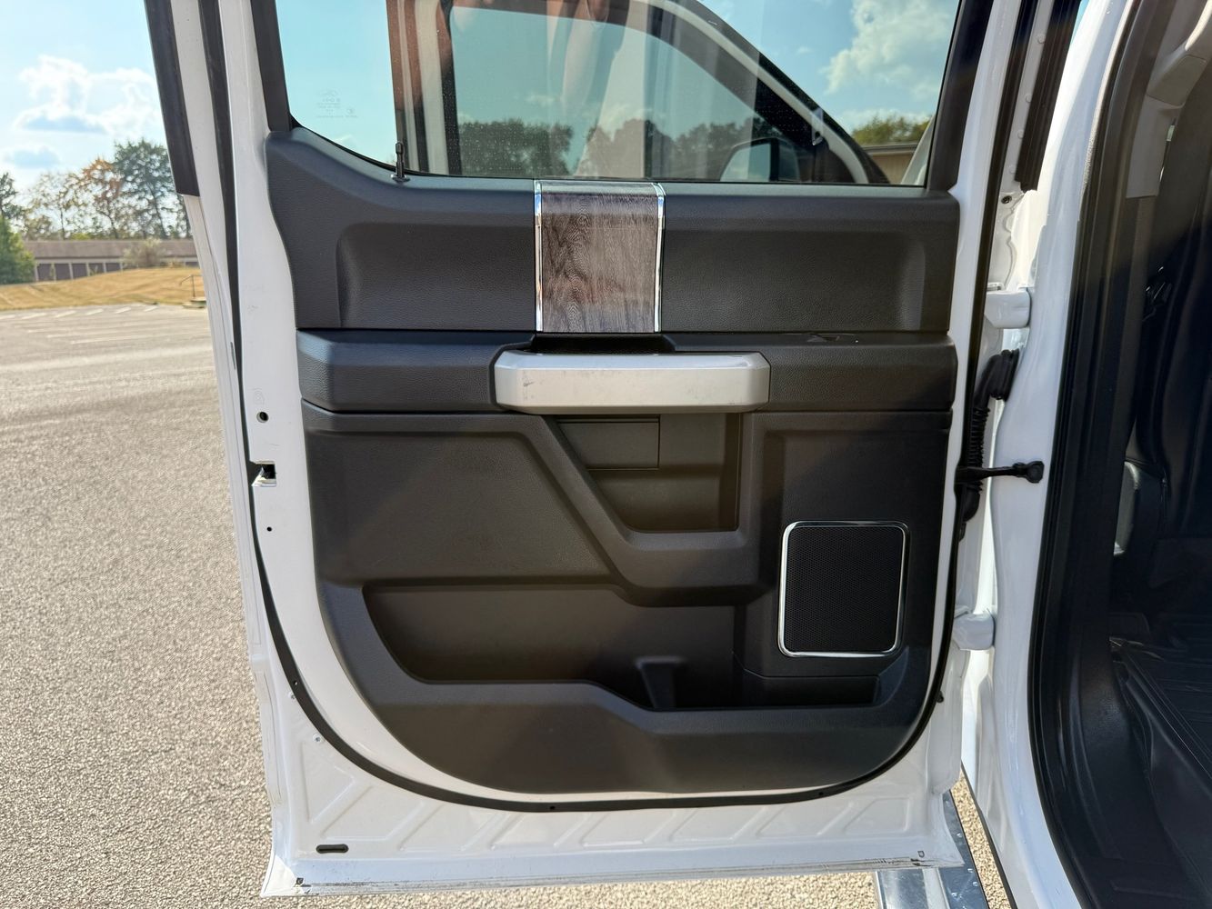 2019 Ford F-250 Lariat photo 16