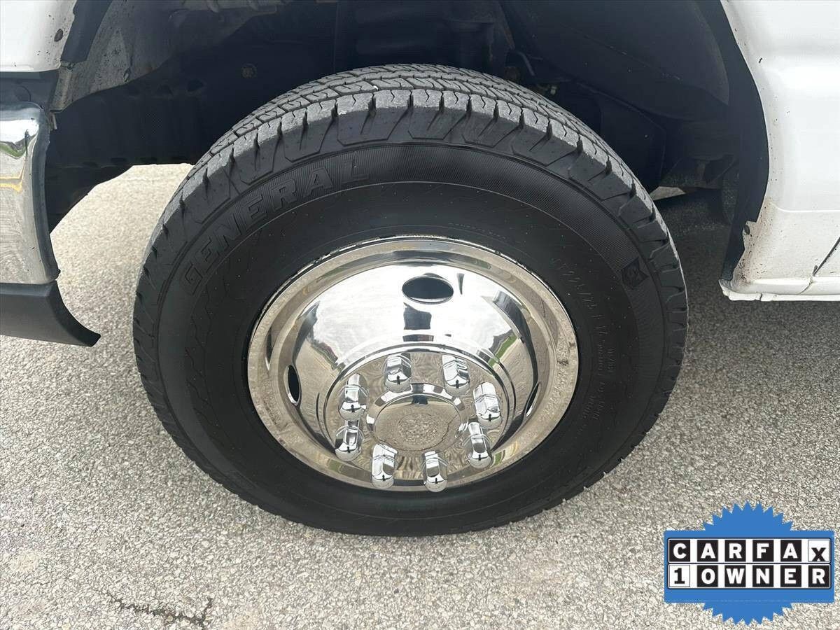 2017 Ford E-Series 13