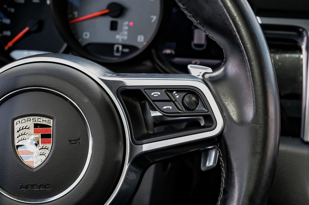 2021 Porsche Macan S - Photo 17