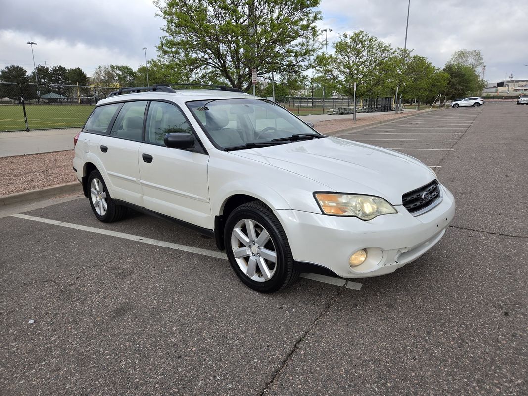White 2007 Subaru Outback 2.5i Wagon AWD Wagon All-Wheel Drive 4-Speed Automatic