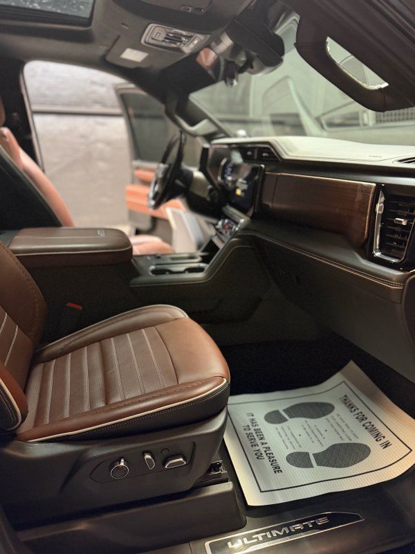 2025 GMC Sierra 3500HD Denali Ultimate - Photo 17