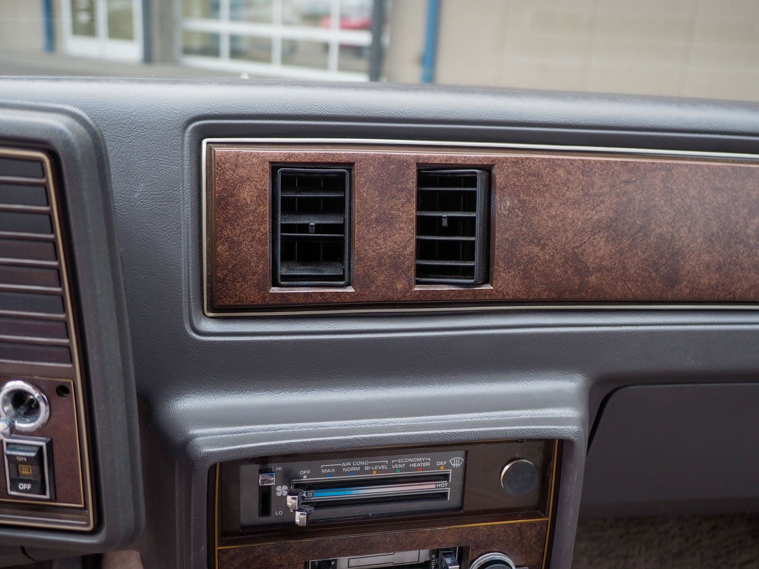 1984 Chevrolet Monte Carlo Black 