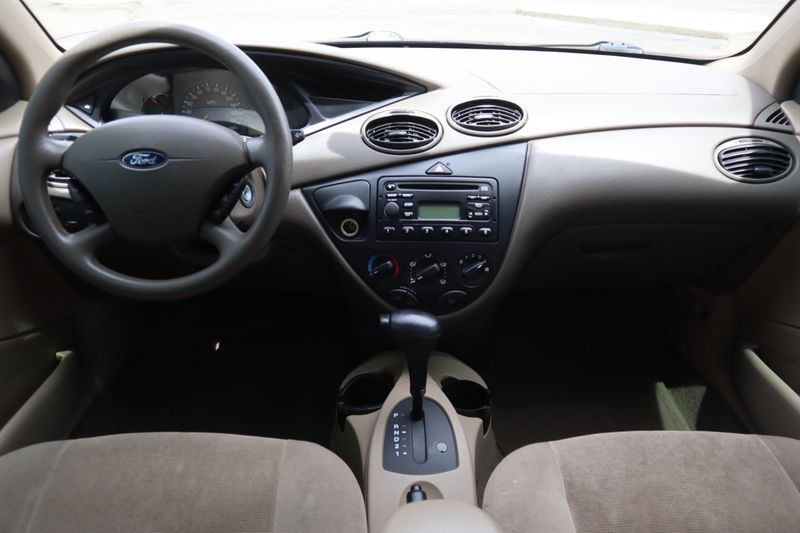 2002 ford focus se interior