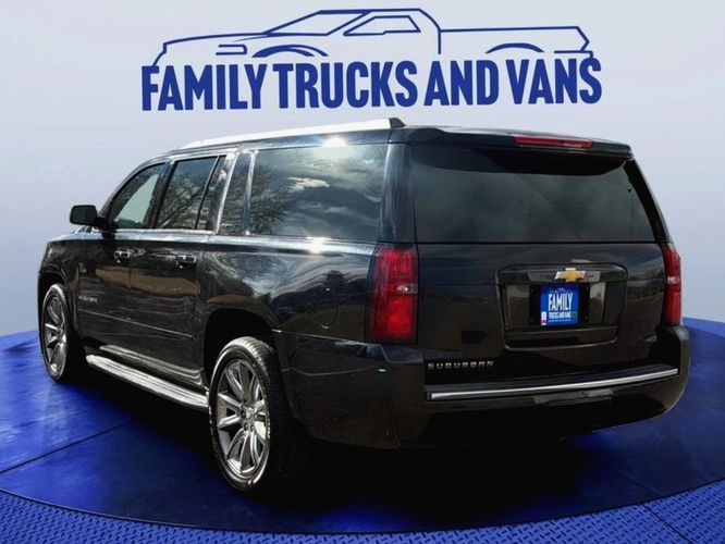 2015 Chevrolet Suburban 1500 LTZ photo 3
