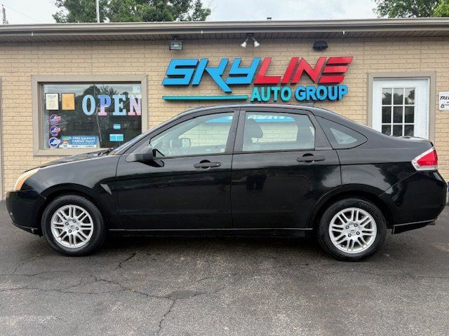 2011 Ford Focus SE's photo