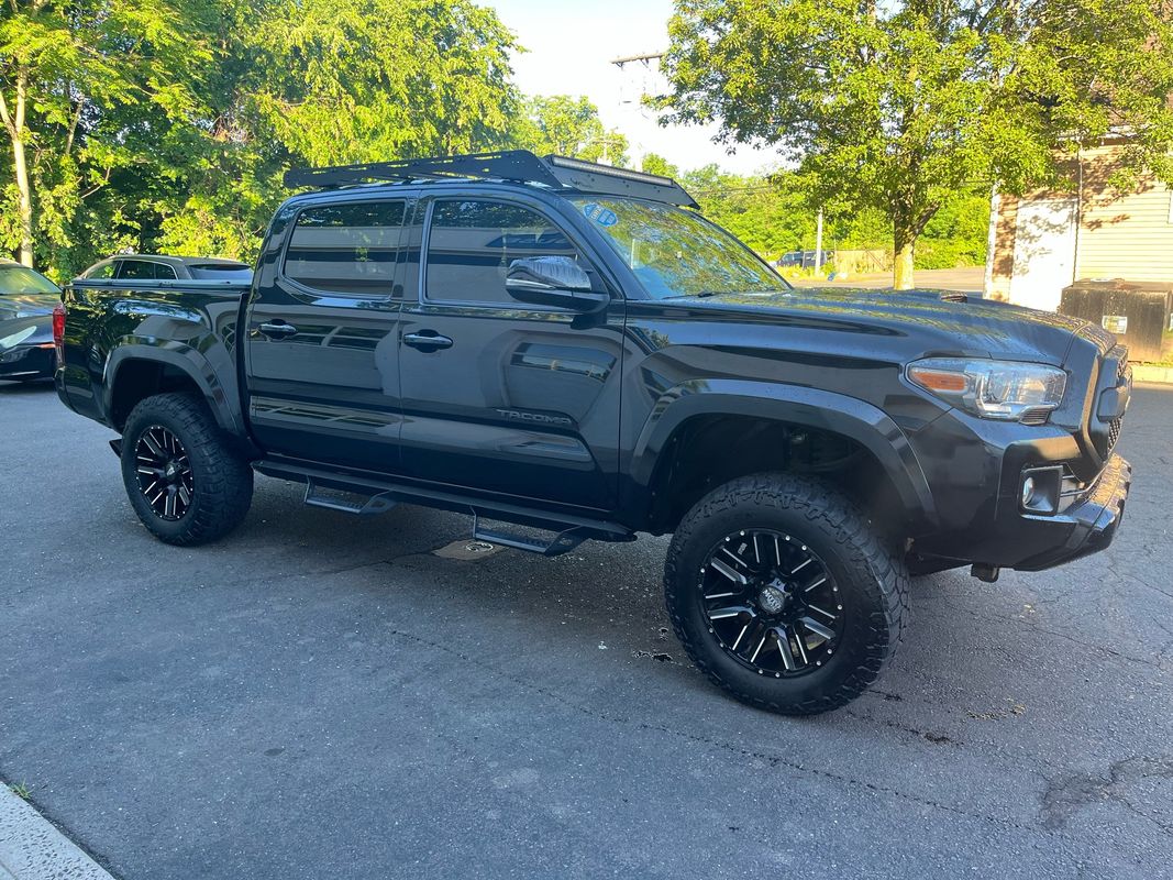View vehicle photo 4