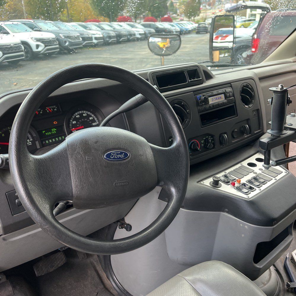 2016 Ford E-Series 2