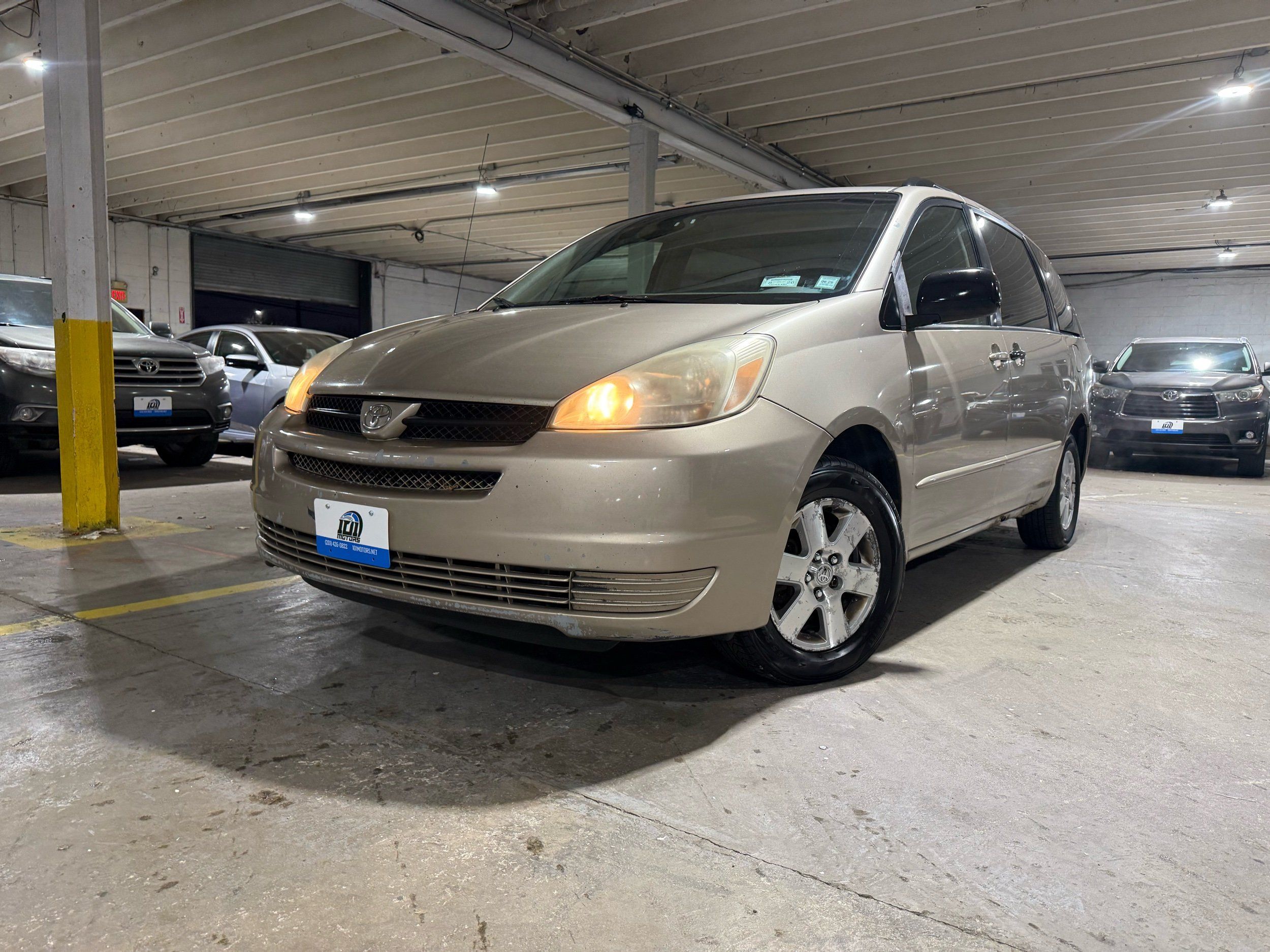 2005 Toyota Sienna LE 7-Passenger's photo