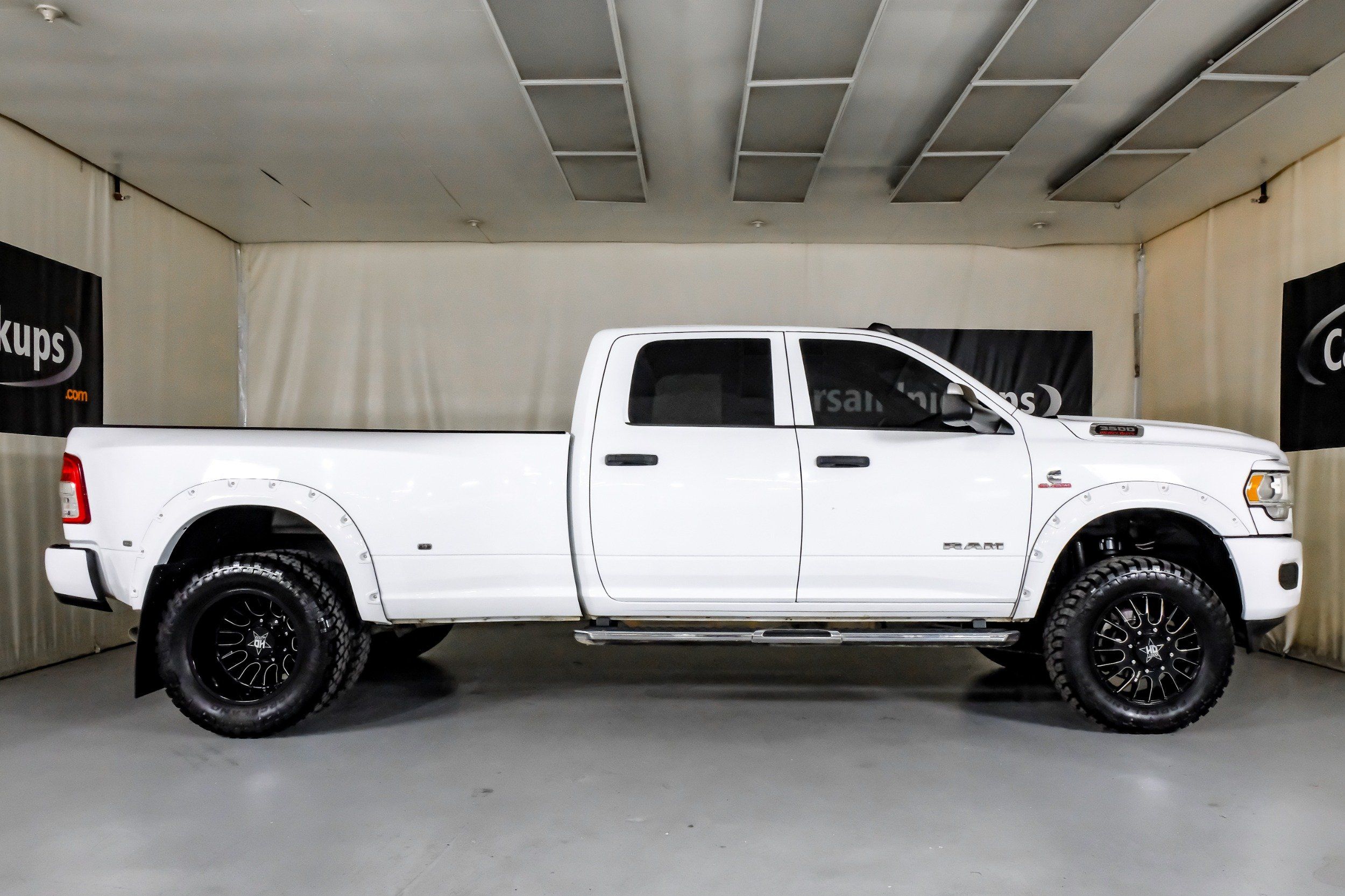 2022 Ram 3500 Tradesman photo 2