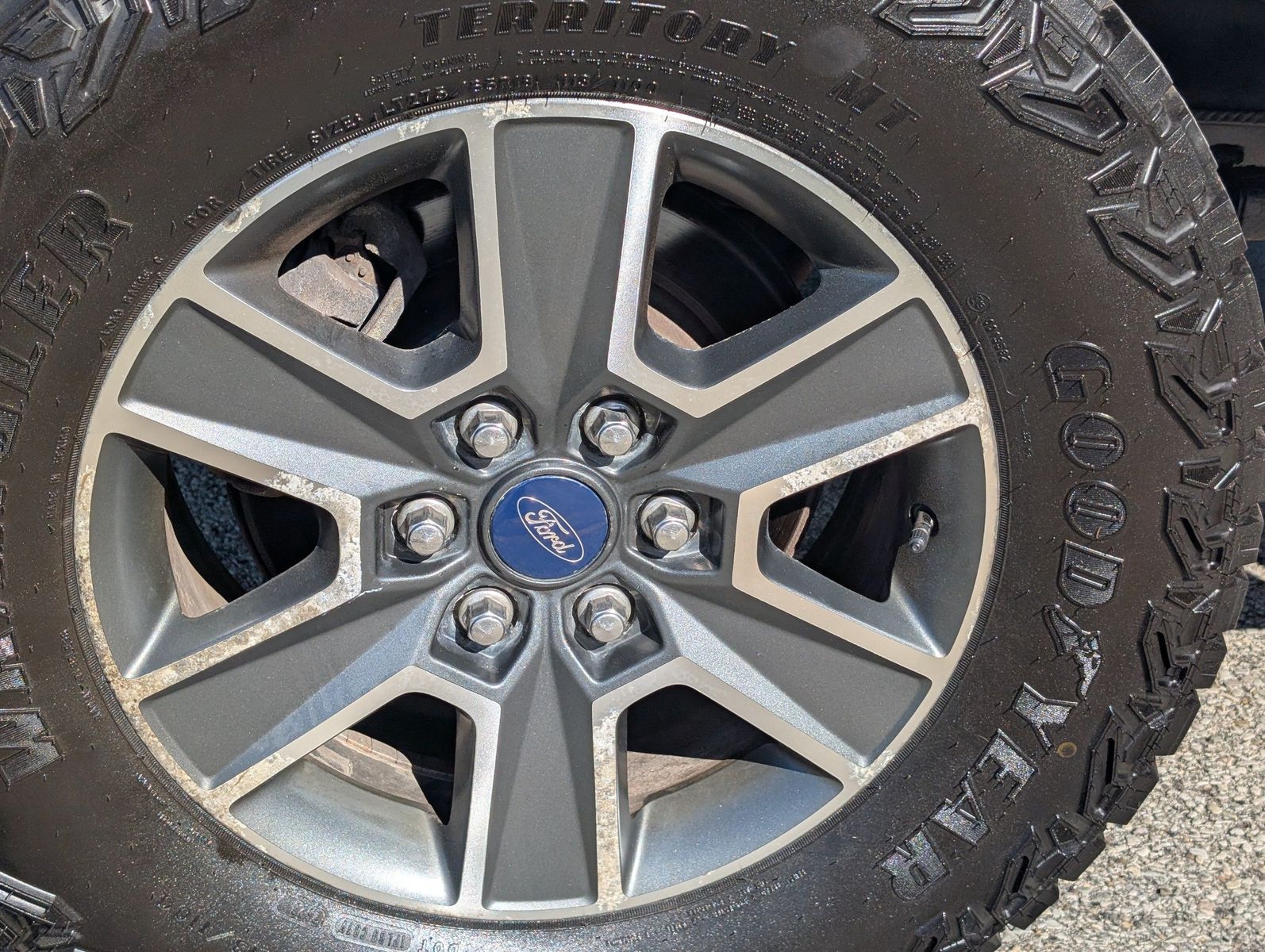 2015 Ford F-150 24
