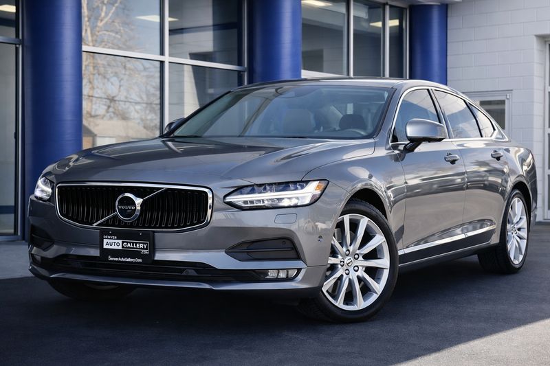 2017 Volvo S90 T6 Momentum AWD