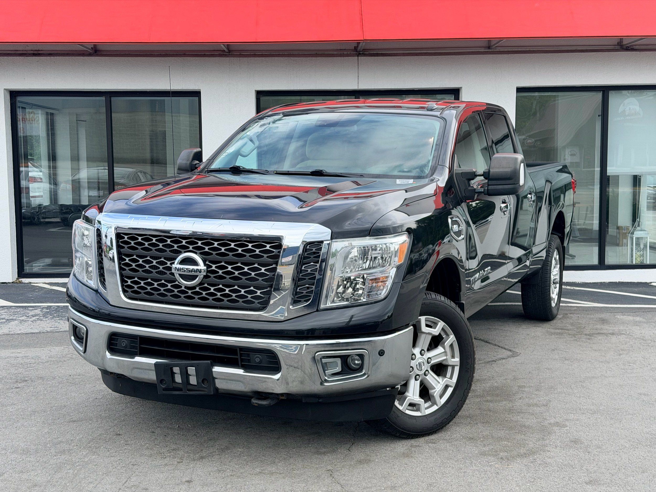 2017 Nissan Titan XD SV Crew Cab 4x4 SWB's photo