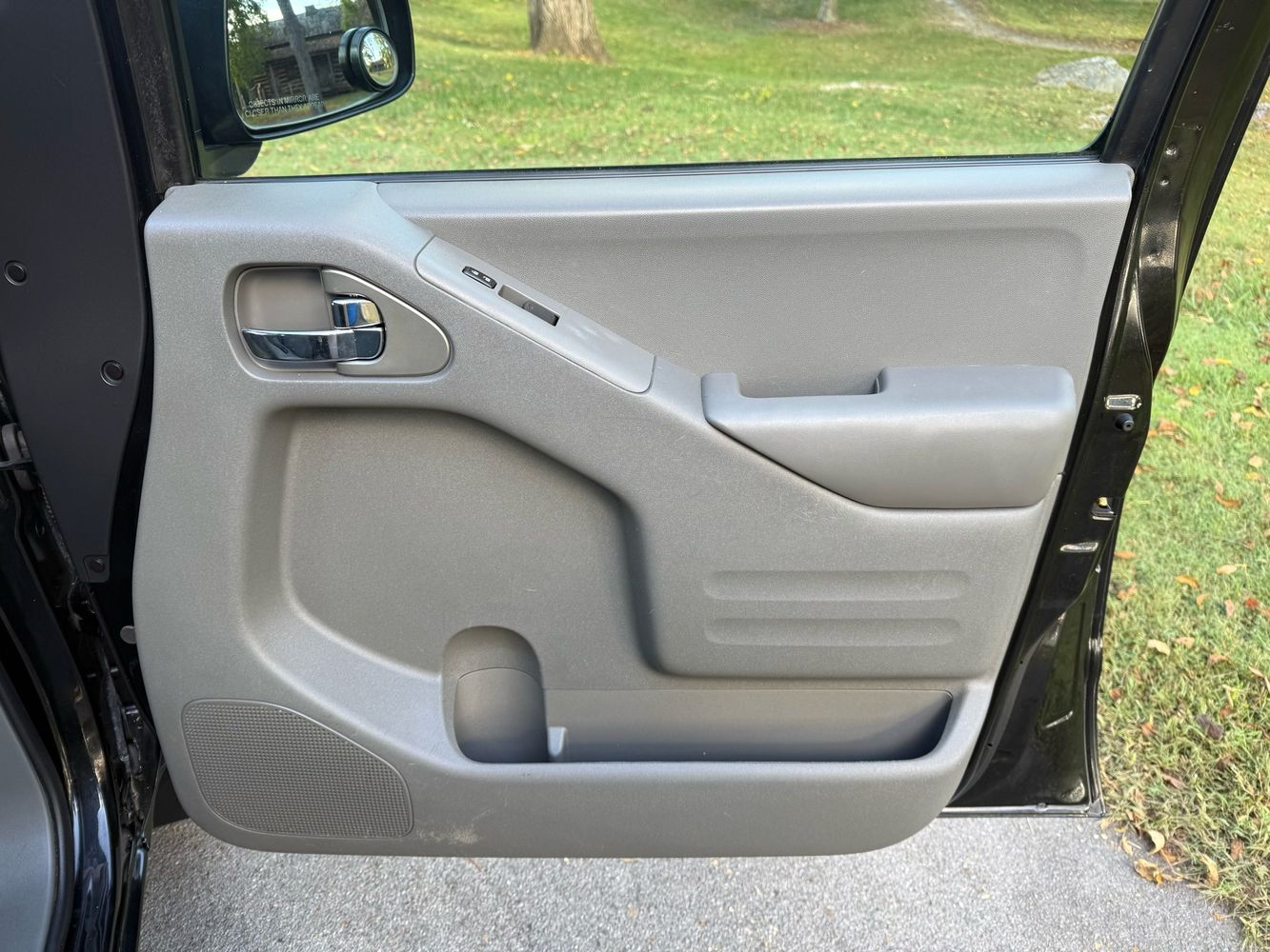 2016 Nissan Frontier SV photo 30