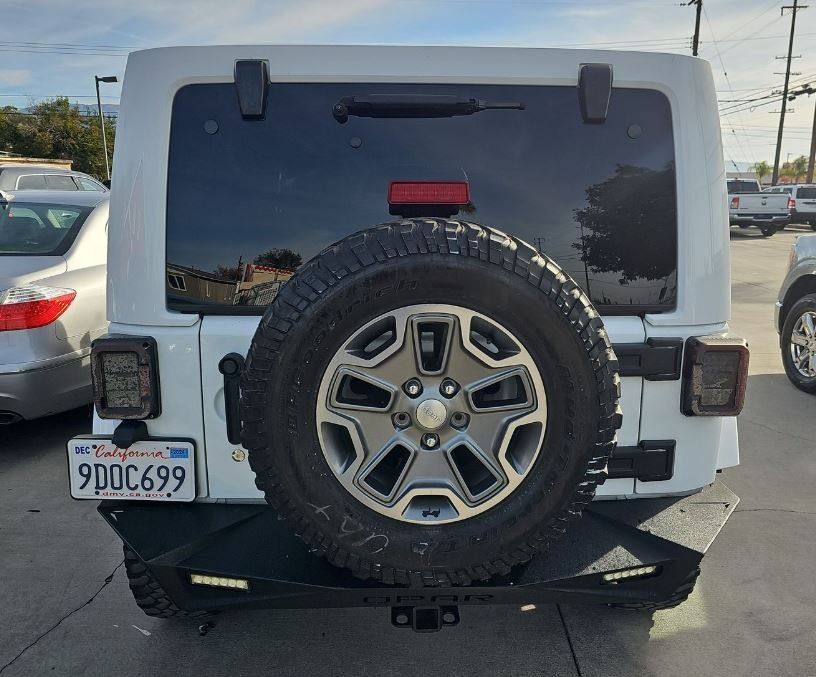 2016 Jeep Wrangler Unlimited Rubicon photo 21