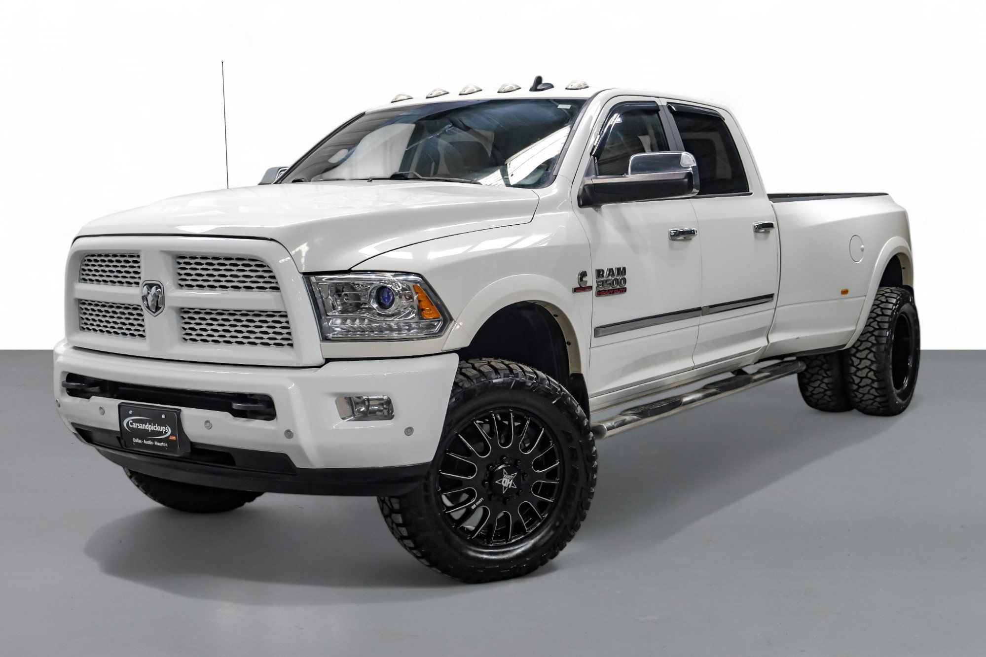 2018 Ram 3500 Laramie photo 2