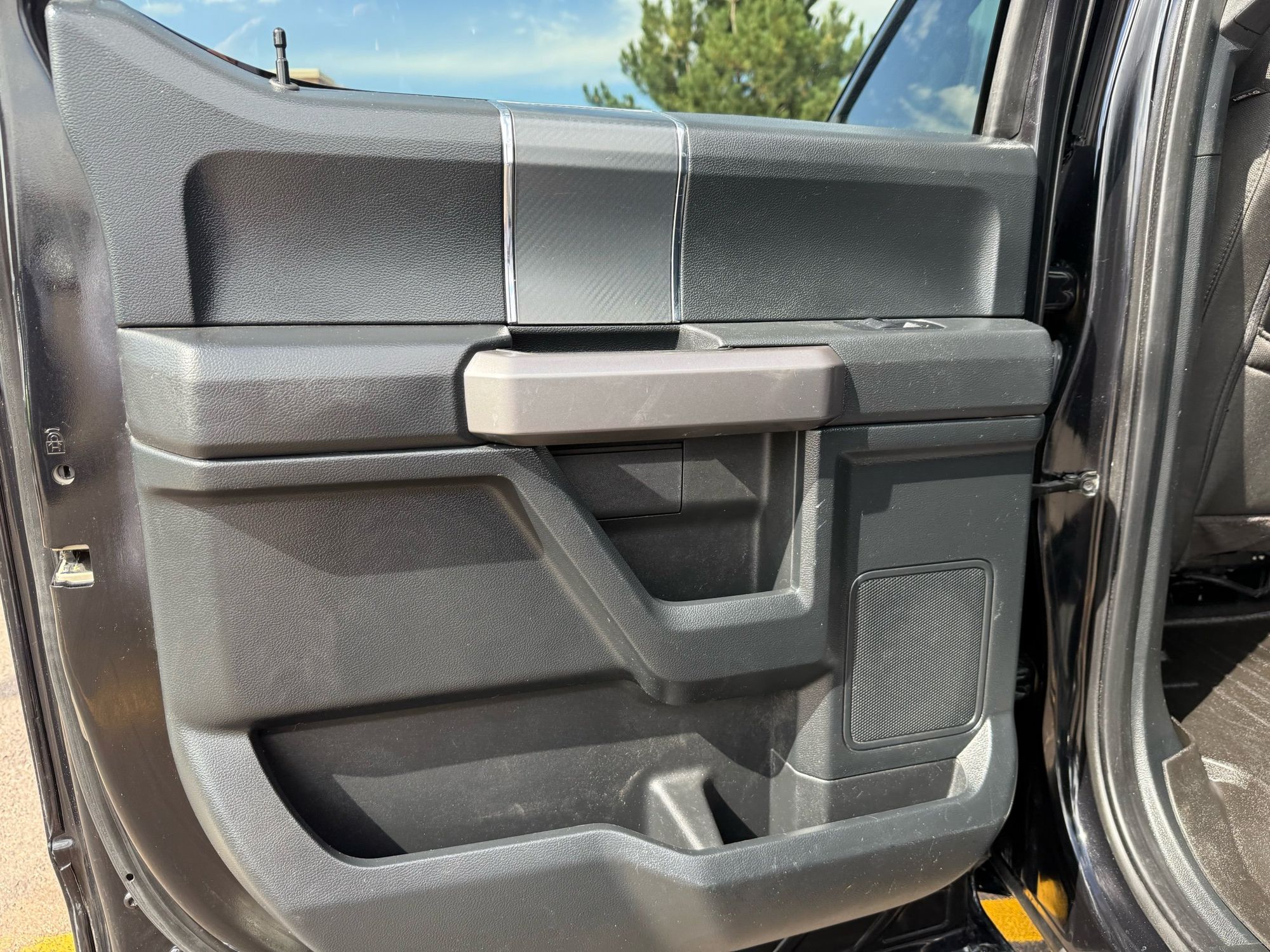 2019 Ford F-150 XLT photo 13
