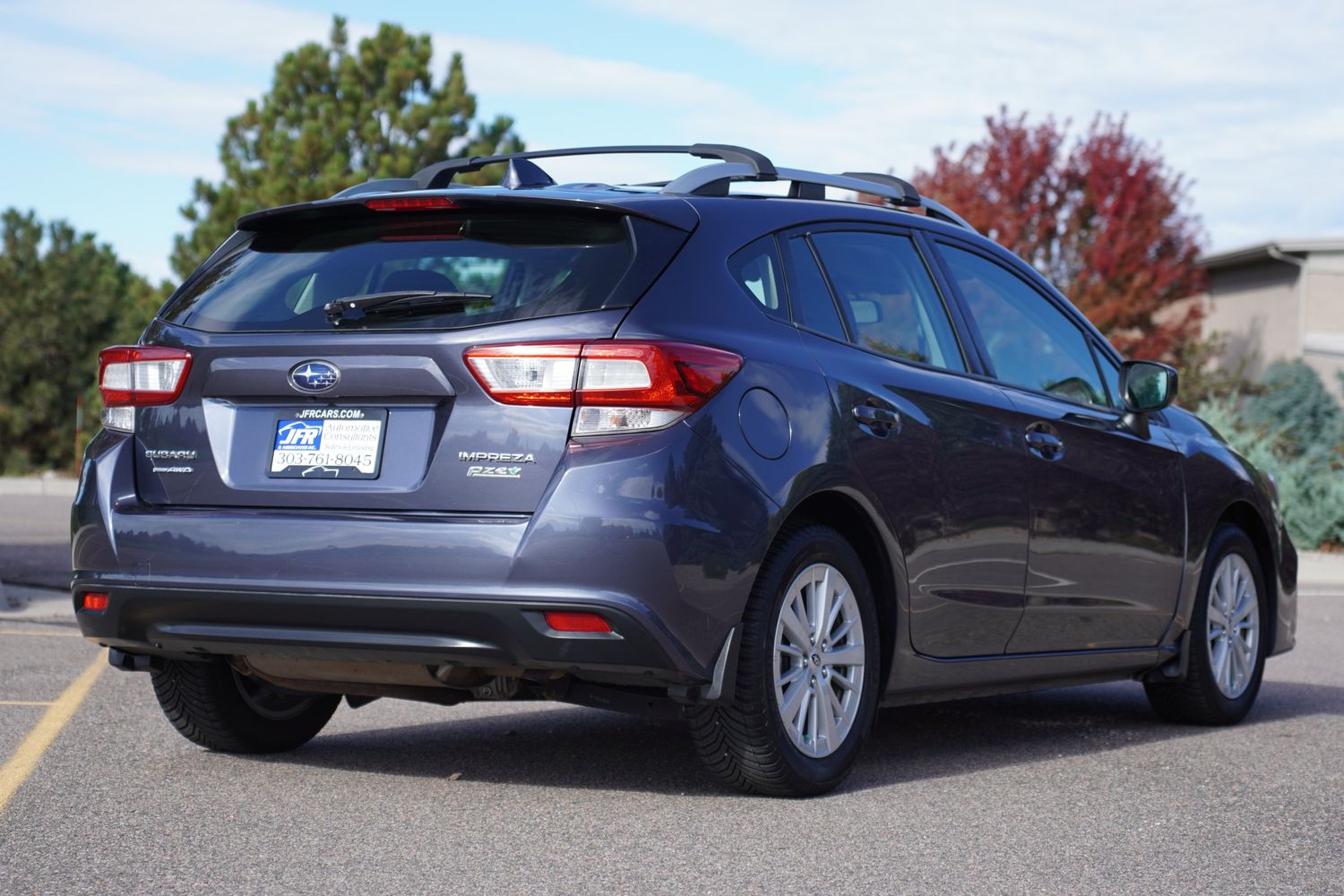 2017 Subaru Impreza 2.0i Premium photo 2
