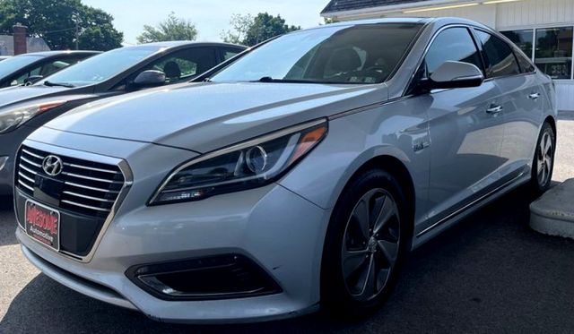Silver 2017 Hyundai Sonata Hybrid Limited FWD Sedan Front-Wheel Drive 6-Speed Automatic