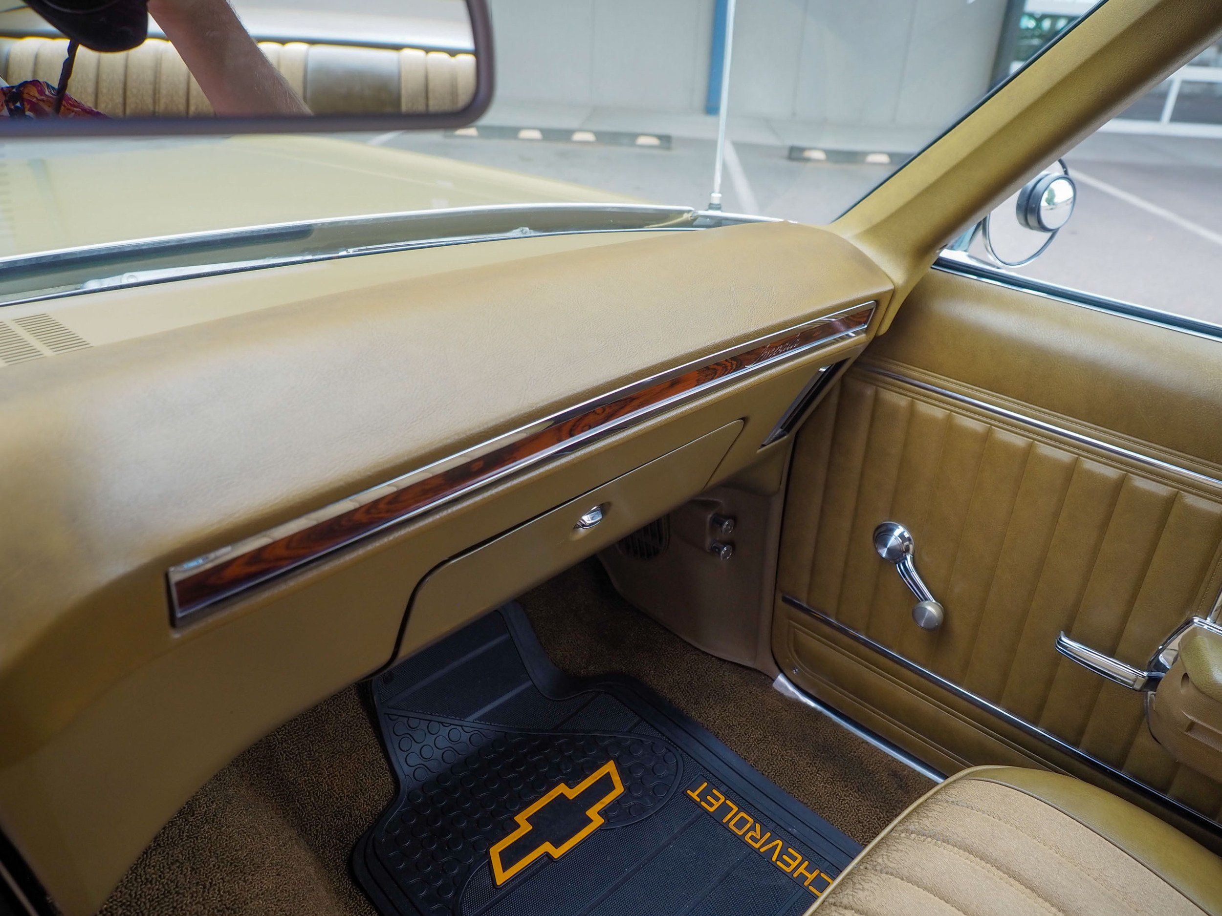 1969 Chevrolet Impala Gold 350