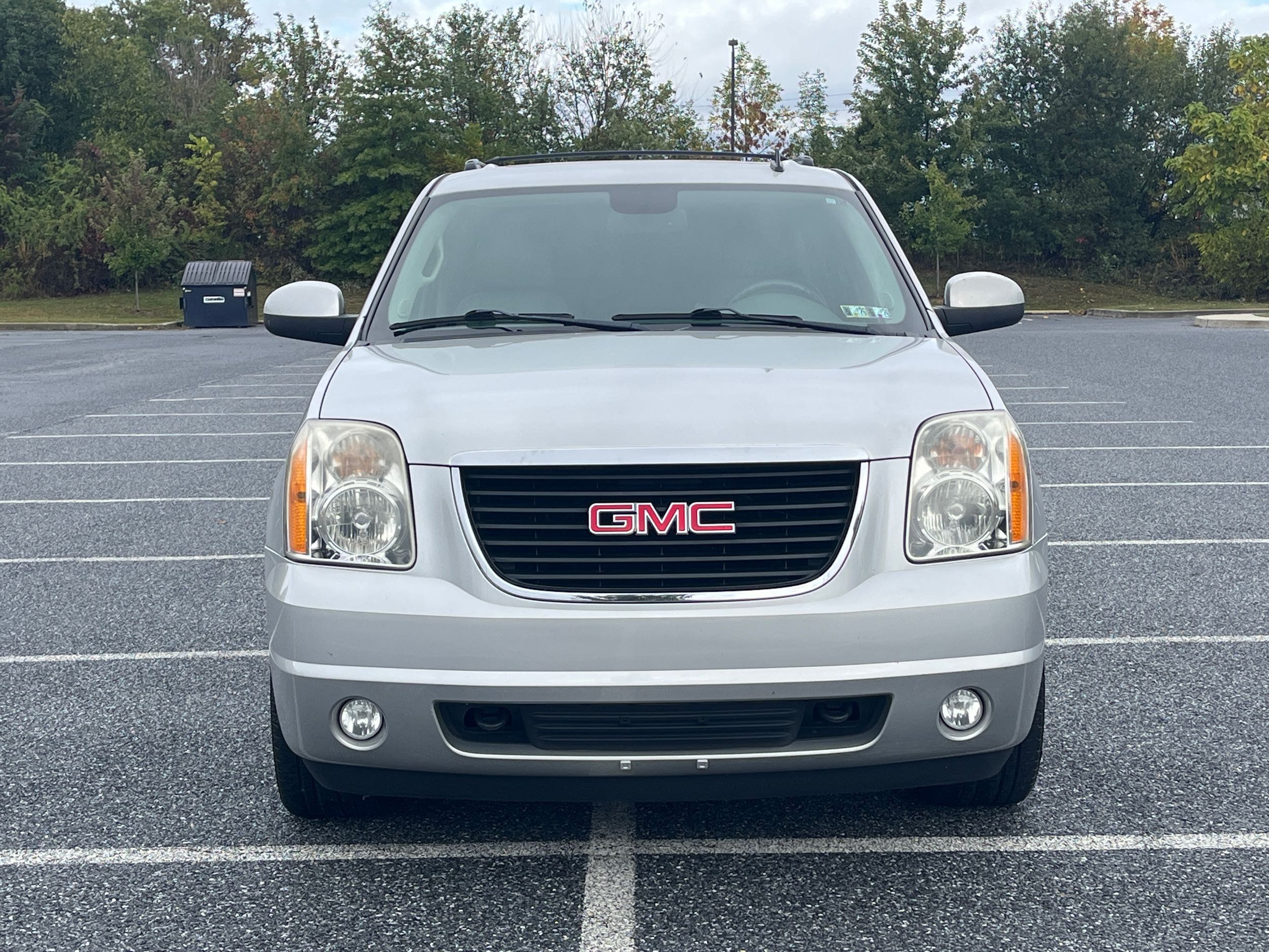 2011 Gmc Yukon XL 1500 SLT photo 2