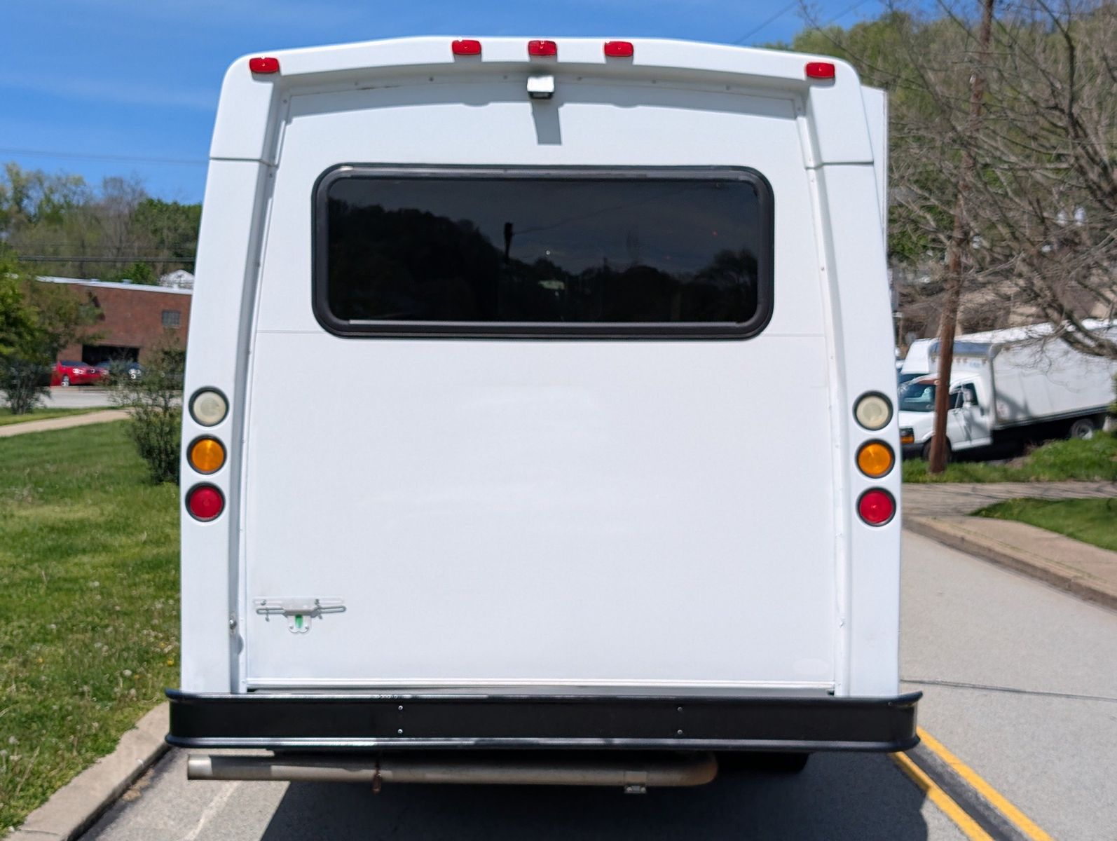 2007 Ford E-450 Cutaway 128