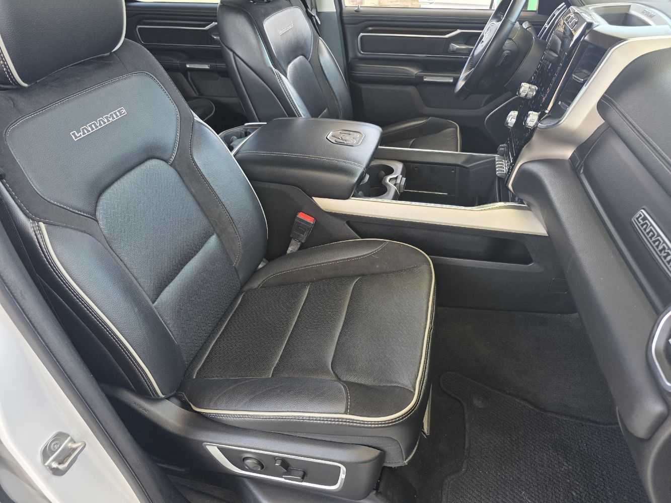 2022 Ram 1500 Laramie photo 23
