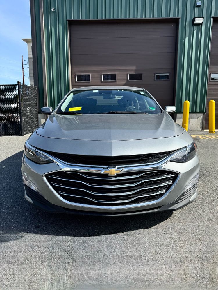 2023 Chevrolet Malibu 1LT photo 2