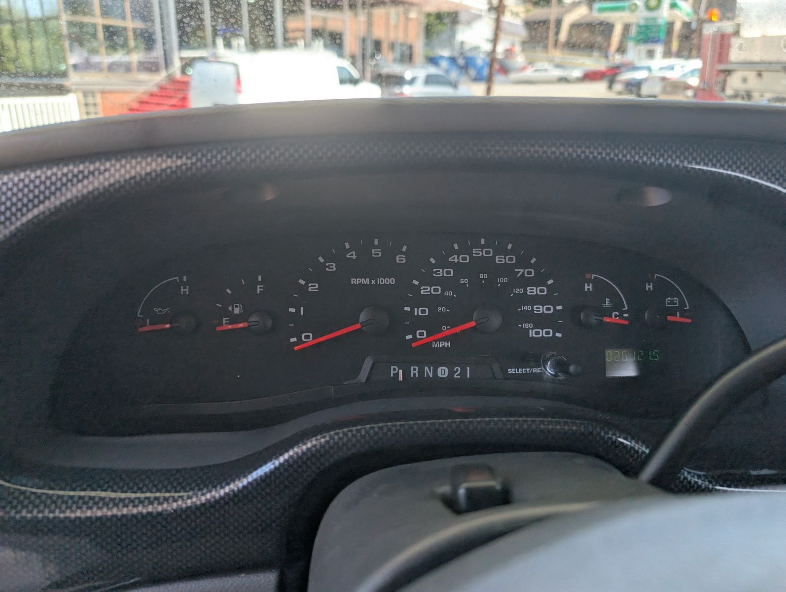 2004 Ford E-Series Chassis 25