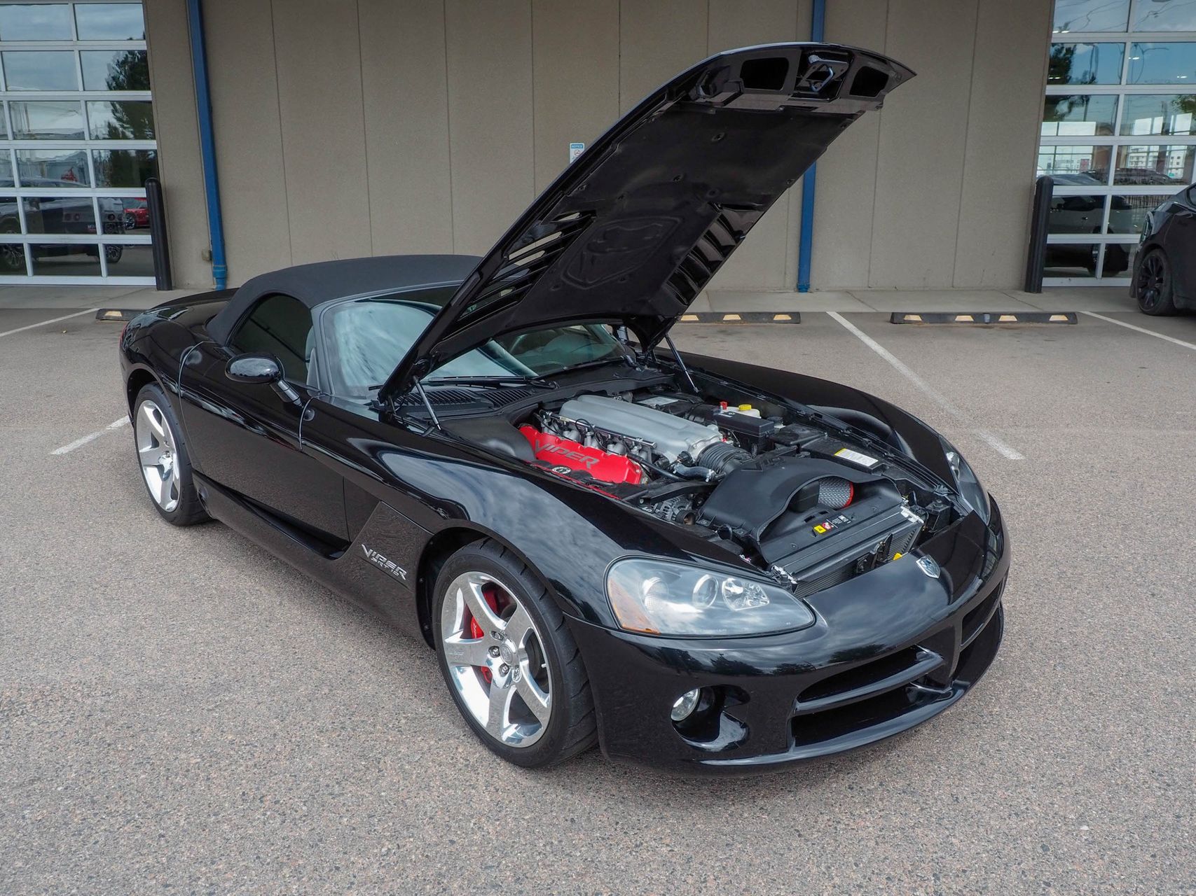 2006 Dodge Viper 38