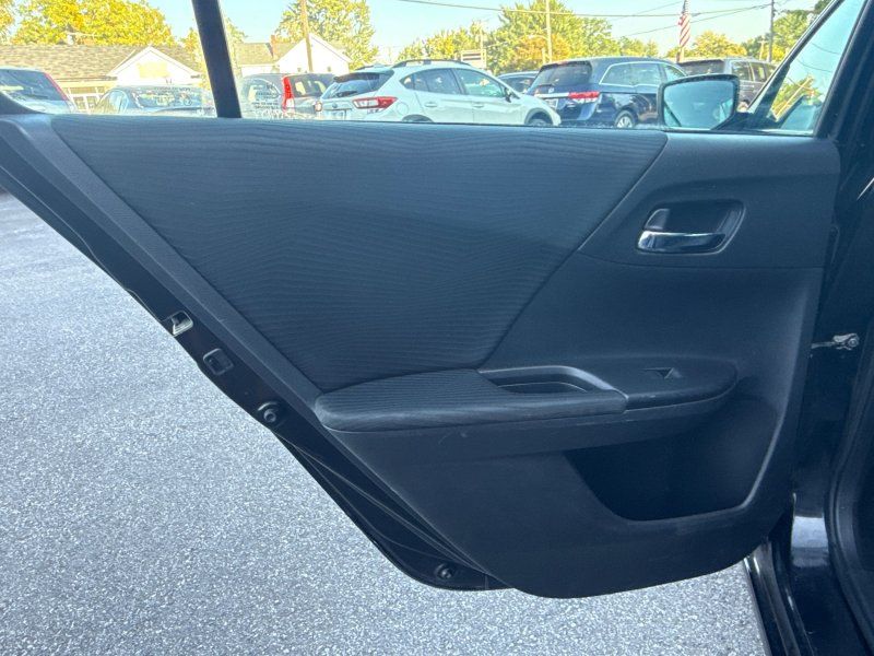 2015 Honda Accord LX photo 12