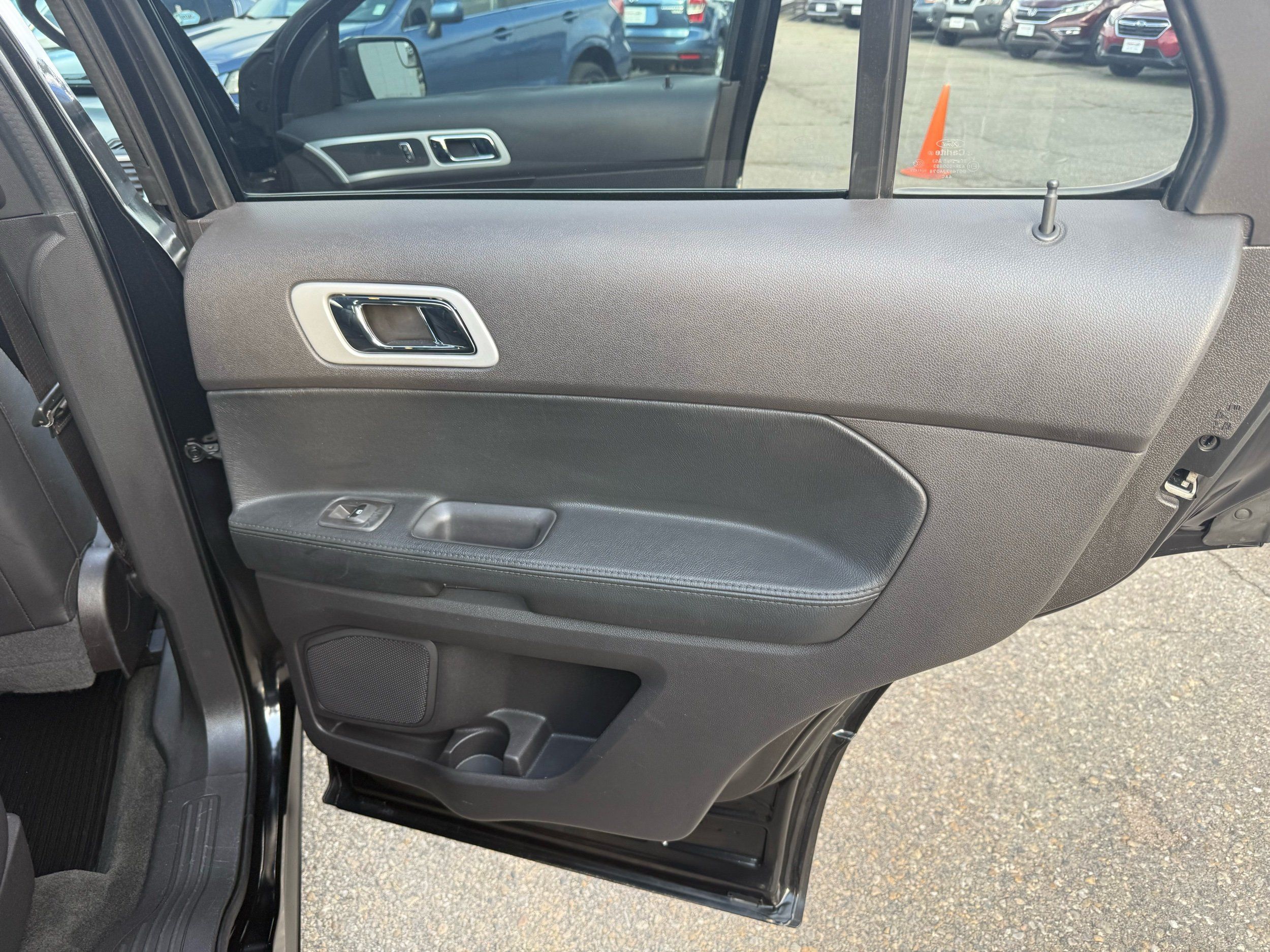 2015 Ford Explorer Limited photo 17