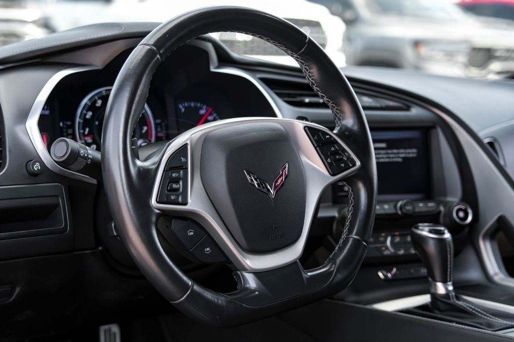 2017 Chevrolet Corvette Stingray 1LT photo 13