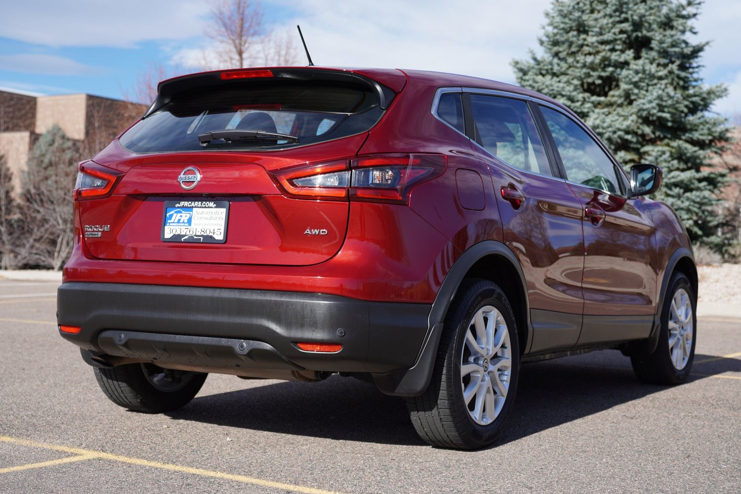 2021 Nissan Rogue Sport S photo 2