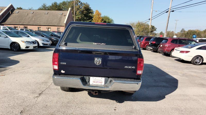 2018 Ram 1500 SLT photo 4