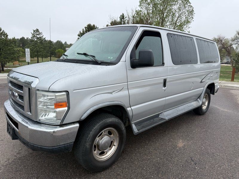 2010 Ford E-Series's photo