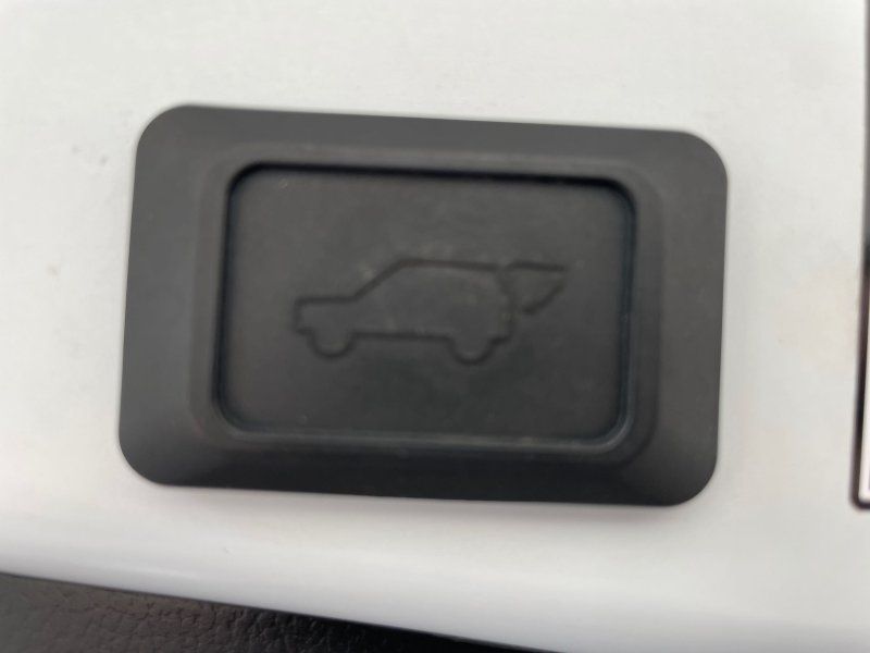 2023 Toyota RAV4 XSE - Photo 15