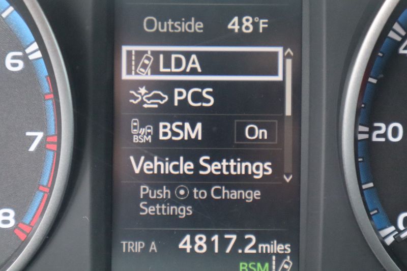 2018 Toyota RAV4 XLE | Victory Motors of Colorado