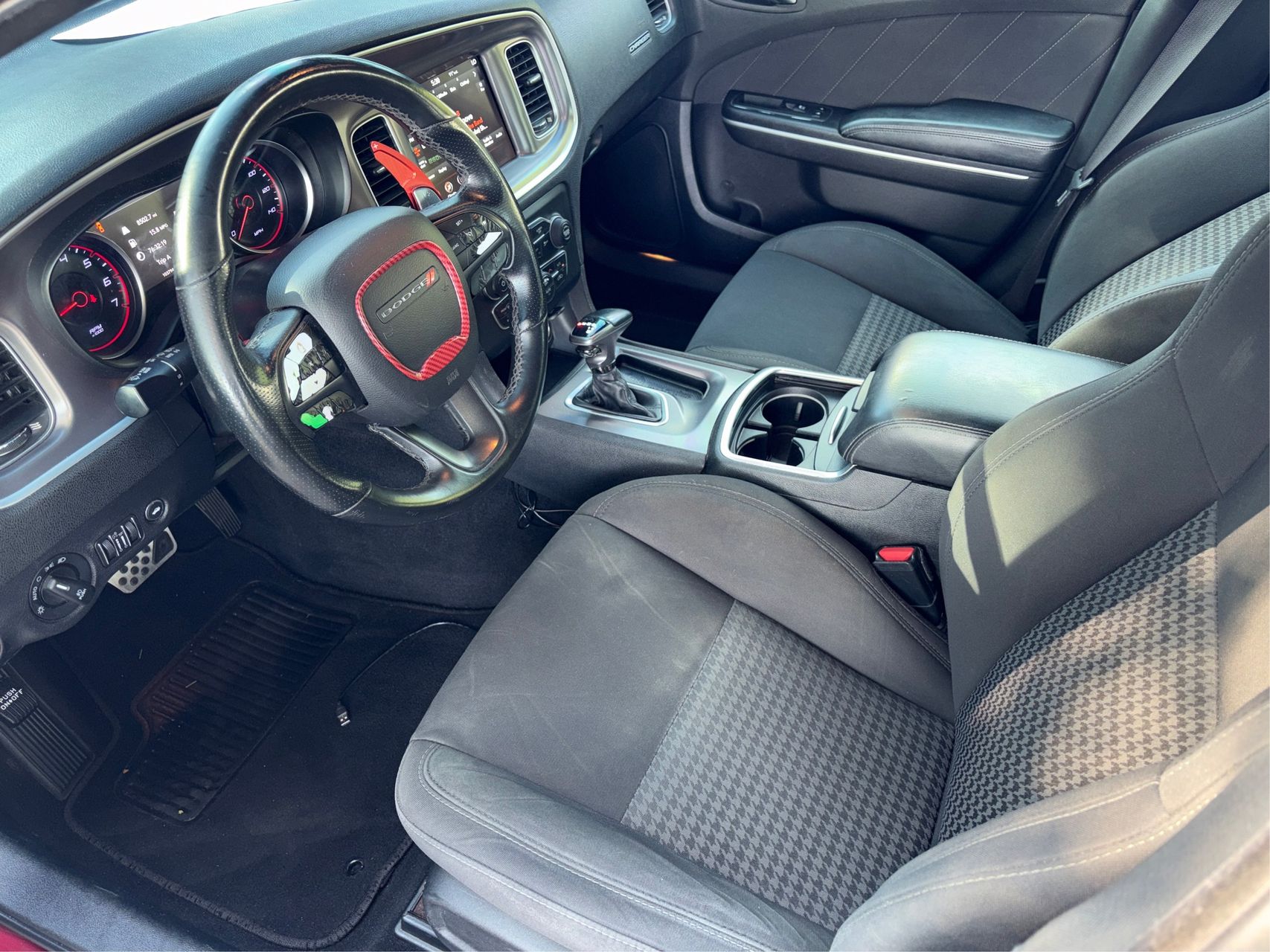 Dodge Charger photo 9
