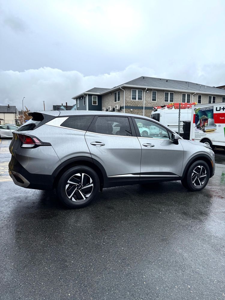 2023 Kia Sportage Hybrid LX photo 4