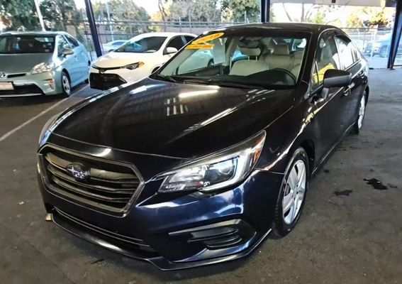 Subaru Legacy's photo