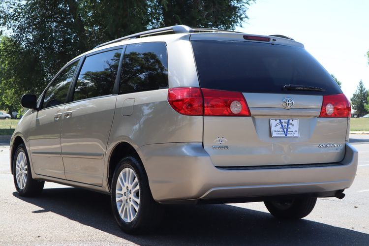 2009 Toyota Sienna Le 7-passenger 