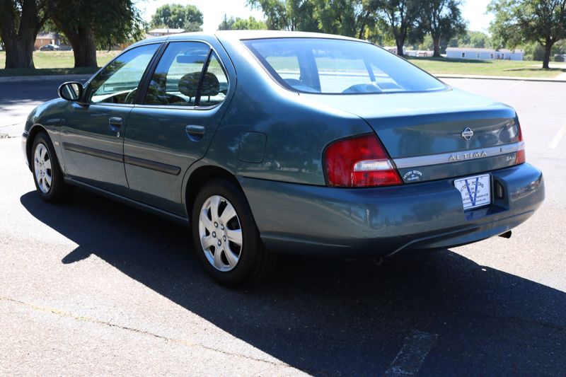 2001 Nissan Altima GXE | Victory Motors of Colorado