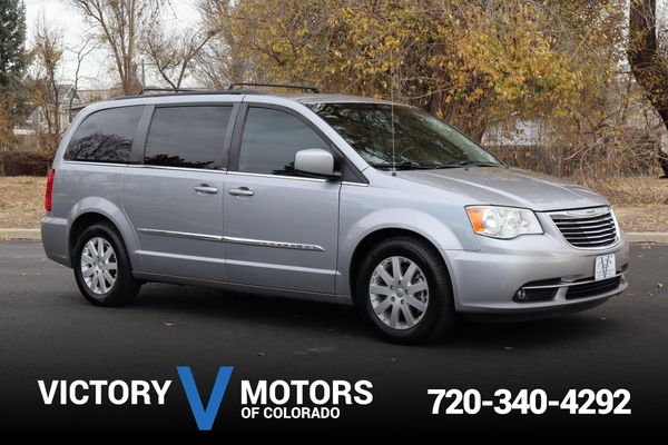 2013 Chrysler Town & Country Touring