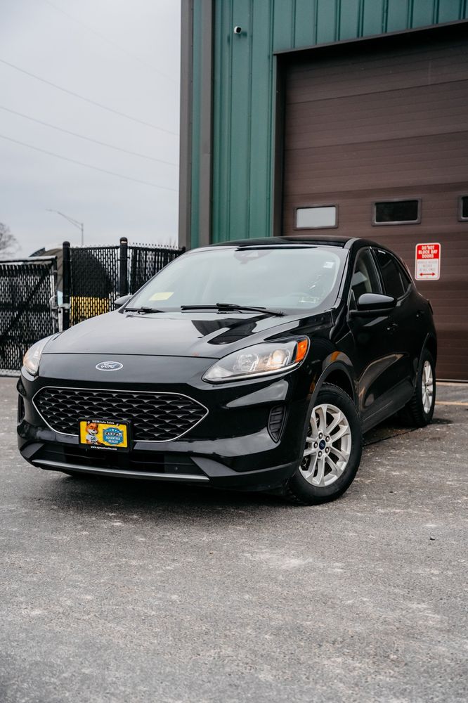 2020 Ford Escape SE's photo
