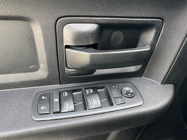 2017 Ram 2500 Tradesman photo 9