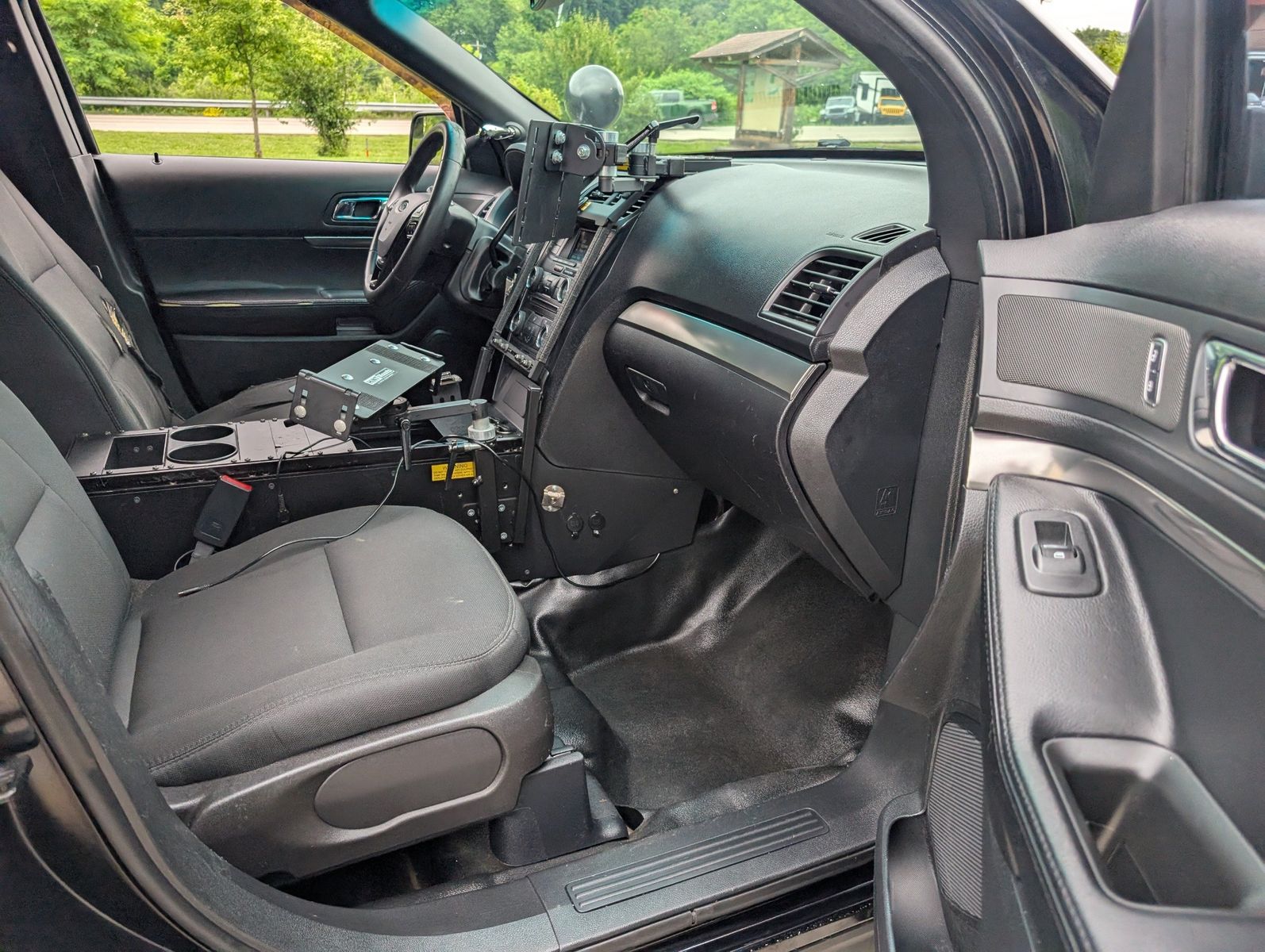 2016 Ford Utility Police Inter 69